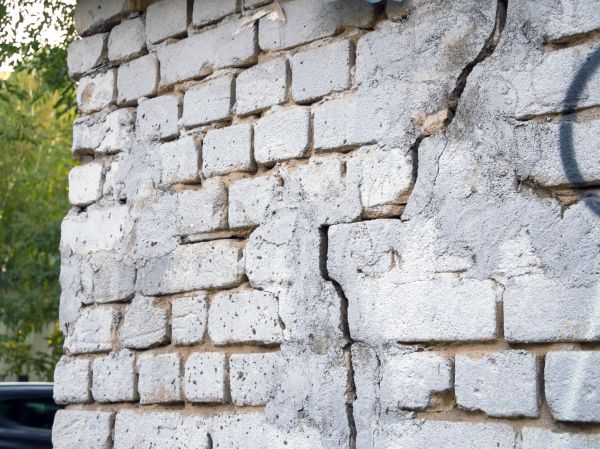 Cracked Brick Wall Repair in Yorba Linda